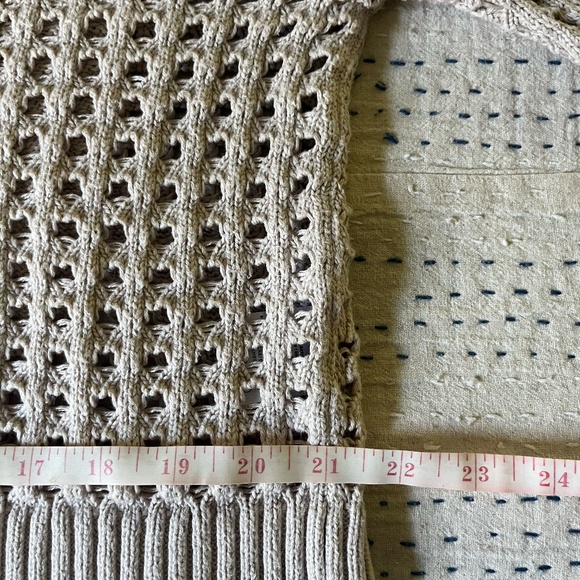 Velvet by Graham & Spencer Sammie Sweater in Dune size M - Picture 6 of 9